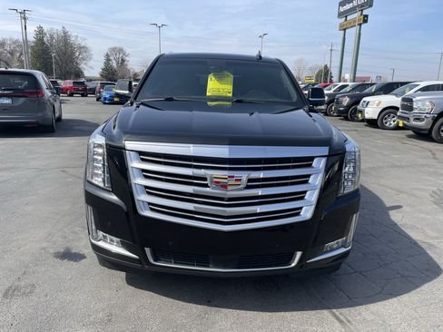 Used 2016 Cadillac Escalade Platinum AWD/4WD image 3