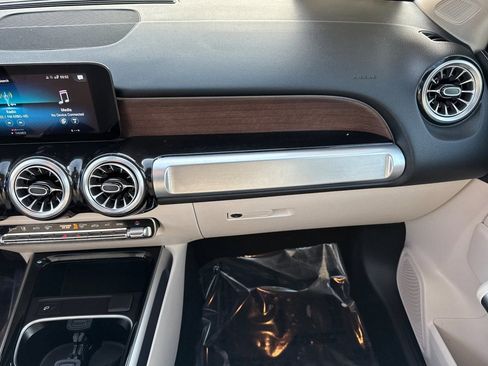 Certified 2023 Mercedes-Benz GLB 250 4MATIC image 29