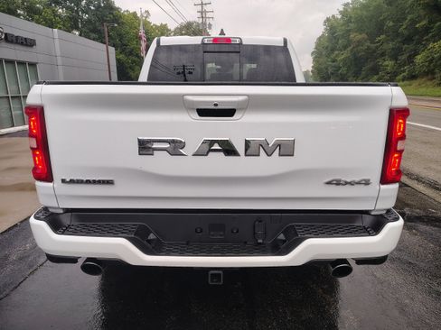 Used 2025 RAM 1500 Laramie AWD/4WD image 9