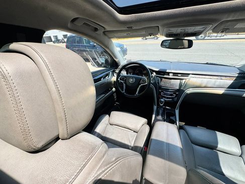 Used 2013 Cadillac XTS Luxury FWD image 24