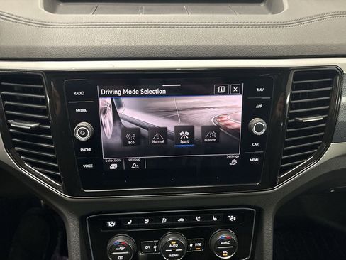 Used 2022 Volkswagen Atlas Cross Sport SEL R-Line image 48