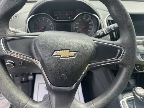 Used 2019 Chevrolet Cruze LS FWD image 9