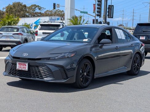 Used 2026 Toyota Camry SE image 11