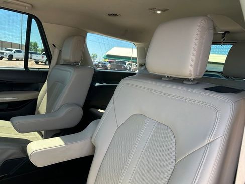 Used 2024 Ford Expedition Limited AWD/4WD image 23