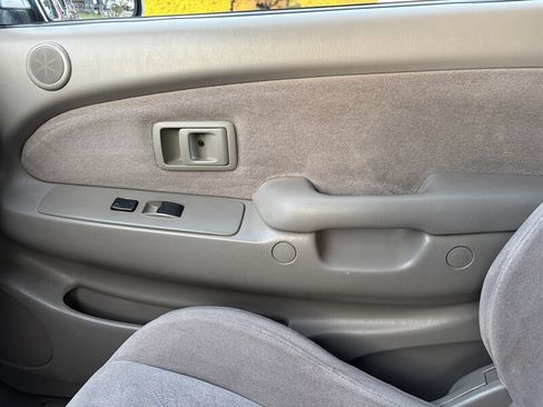 Used 2002 Toyota Tacoma PreRunner RWD image 22