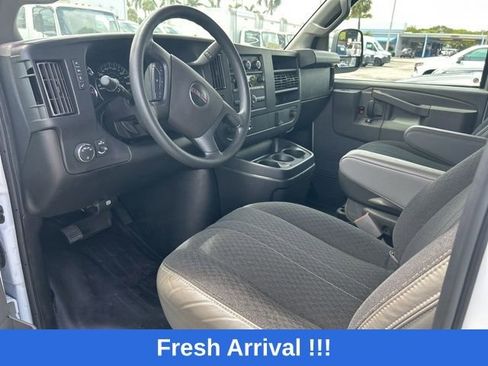 Used 2024 GMC Savana 2500 w/ Driver Convenience Package image 12