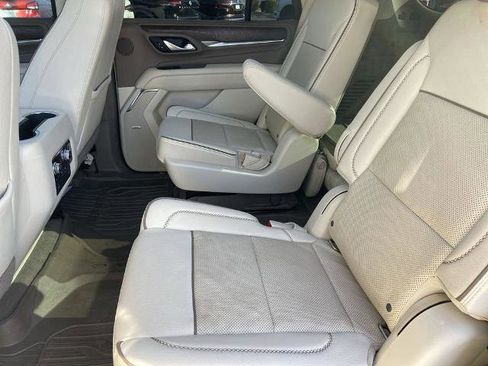 Used 2021 GMC Yukon Denali w/ Denali Premium Package image 22