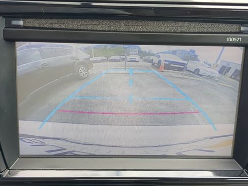 Used 2016 Toyota Corolla LE image 21