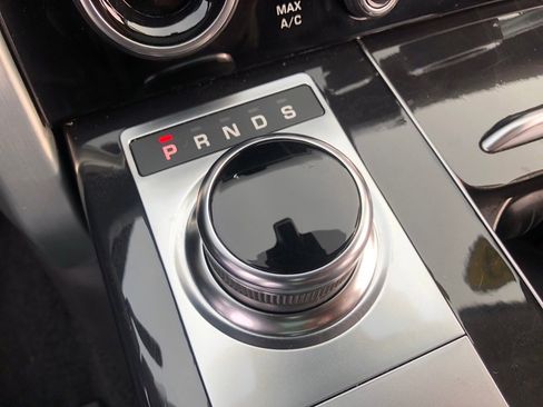 Used 2019 Land Rover Range Rover Long Wheelbase Autobiography image 31