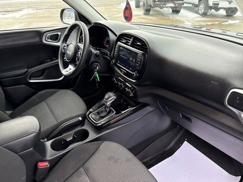 Used 2022 Kia Soul LX image 38