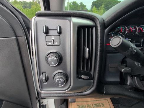 Used 2018 Chevrolet Silverado 1500 LT w/ All Star Edition AWD/4WD image 17