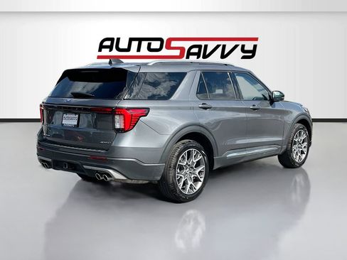 Used 2025 Ford Explorer Platinum w/ Ultimate Package AWD/4WD image 7