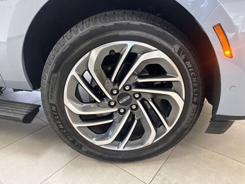 Used 2025 Lincoln Navigator Reserve AWD/4WD image 31