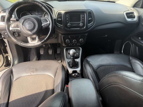 Used 2018 Jeep Compass Latitude w/ Cold Weather Group AWD/4WD image 11
