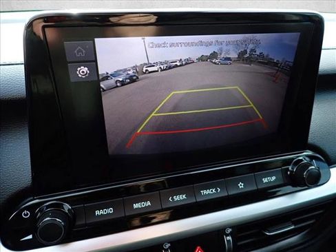 Used 2022 Kia Forte LXS w/ LXS Technology Package FWD image 19