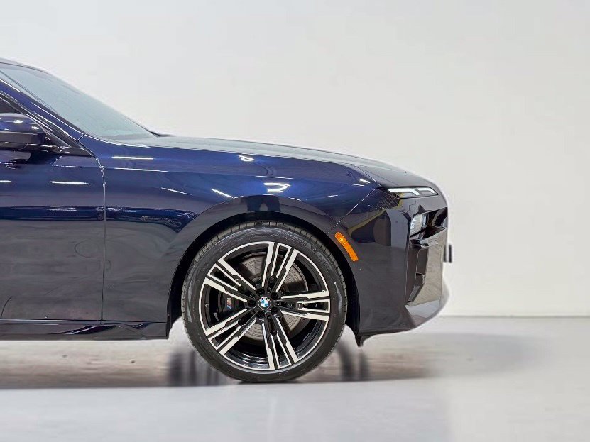 Used 2025 BMW 760i xDrive AWD/4WD image 16
