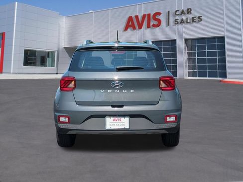 Used 2025 Hyundai Venue SEL FWD image 7