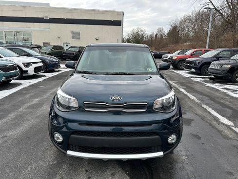 Used 2017 Kia Soul + image 2