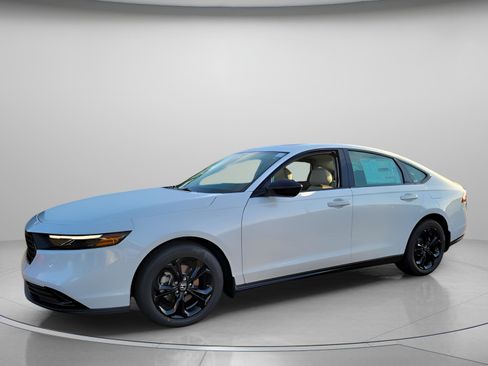 New 2025 Honda Accord SE image 2