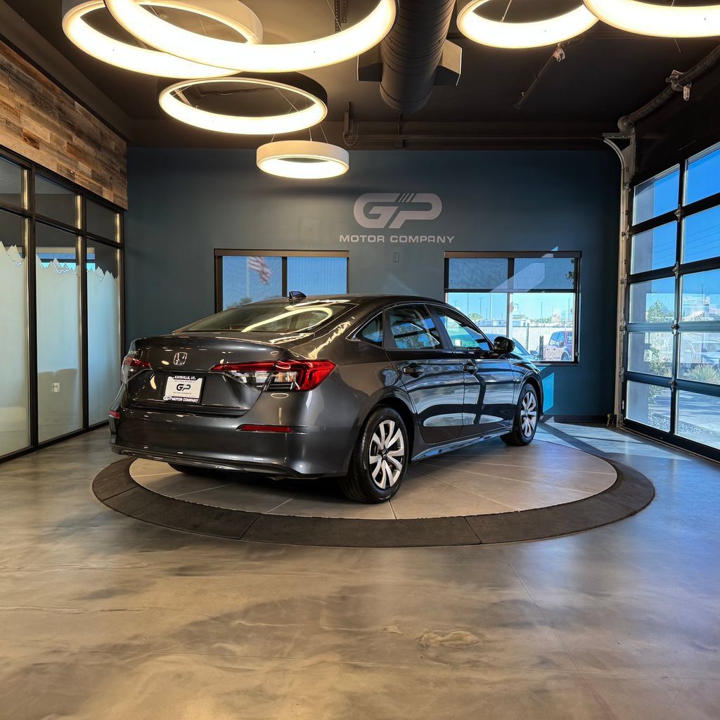 Used 2023 Honda Civic LX image 3