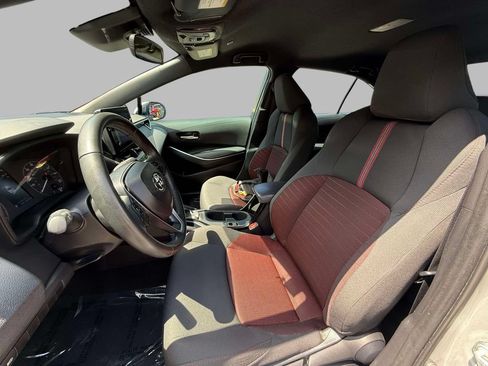 Used 2024 Toyota Corolla SE FWD image 2