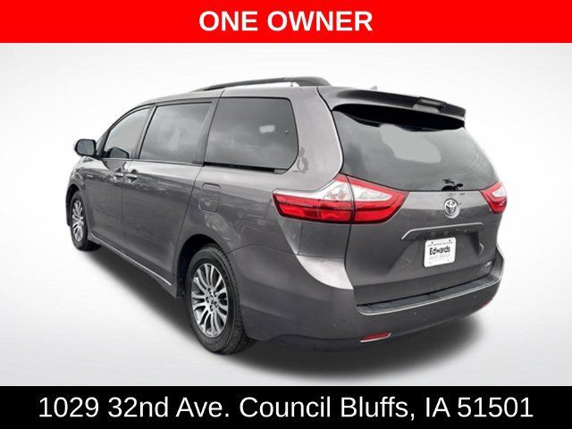 Used 2019 Toyota Sienna XLE Premium FWD image 5