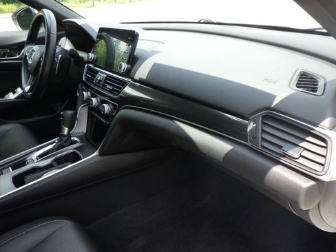 Used 2019 Honda Accord Sport image 16