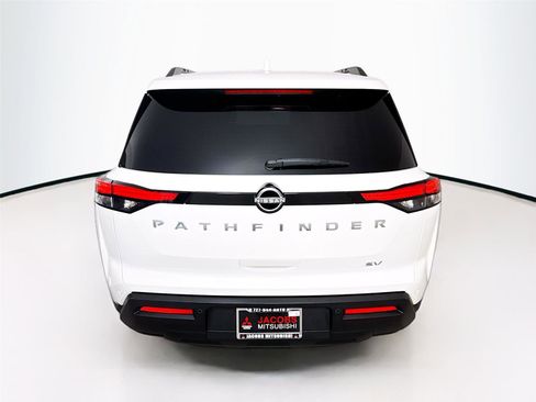 Used 2024 Nissan Pathfinder SV image 6
