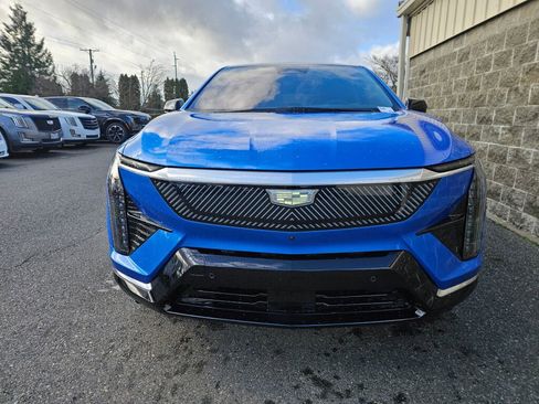 New 2026 Cadillac Optiq Luxury 2 image 13