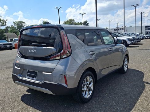 Used 2023 Kia Soul S FWD image 5