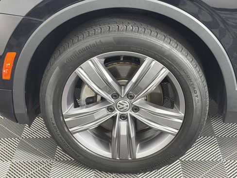 Used 2021 Volkswagen Tiguan SEL AWD/4WD image 15