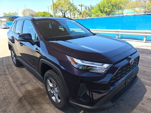 Used 2024 Toyota RAV4 XLE w/ Convenience Package image 4