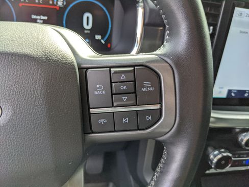 Used 2022 Ford F150 Lariat w/ Trailer Tow Package image 34