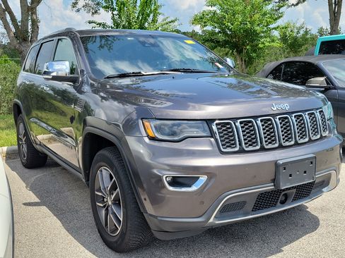Used 2017 Jeep Grand Cherokee Limited w/ Luxury Group II AWD/4WD image 2