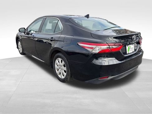 Used 2019 Toyota Camry LE FWD image 6