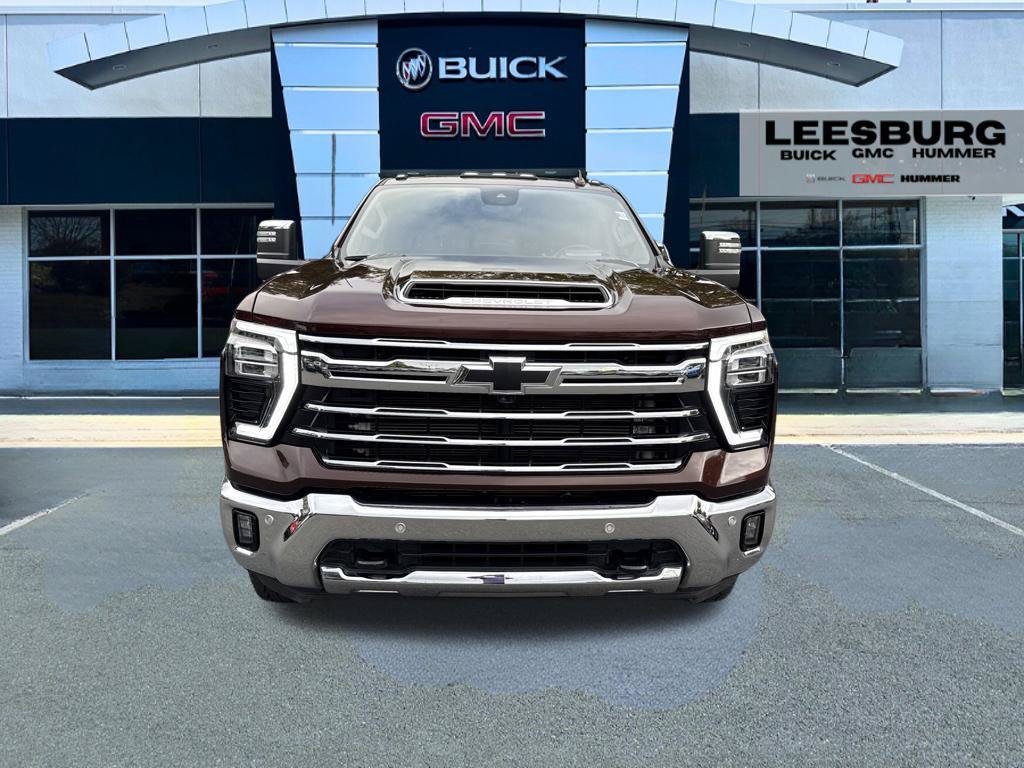 Used 2024 Chevrolet Silverado 3500 LTZ w/ LTZ Plus Package AWD/4WD image 2