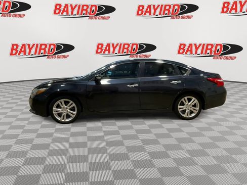 Used 2016 Nissan Altima 3.5 SL w/ 3.5 Technology Package FWD image 5