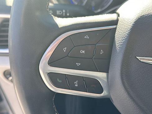 Used 2023 Chrysler Voyager LX image 22