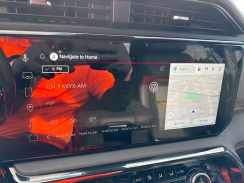 Used 2024 GMC Sierra 1500 AT4 w/ Technology Package image 12