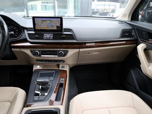 Used 2018 Audi Q5 2.0T Premium Plus w/ Premium Plus Package image 24