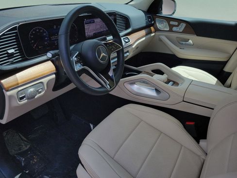 Certified 2024 Mercedes-Benz GLS 450 4MATIC image 19
