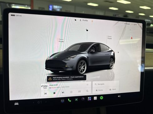 Used 2023 Tesla Model Y AWD image 32