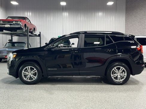 Certified 2023 GMC Terrain SLE w/ Driver Convenience Package AWD/4WD image 2