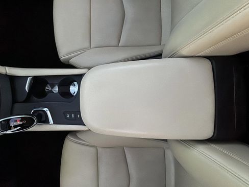 Used 2018 Cadillac XT5 Luxury w/ Driver Awareness Package image 40