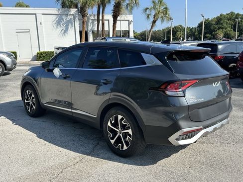 Used 2025 Kia Sportage EX FWD image 7