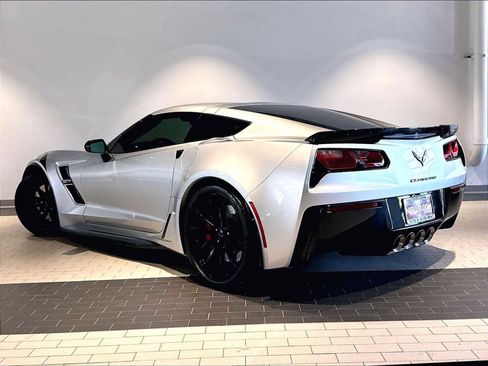 Used 2018 Chevrolet Corvette Grand Sport RWD image 3