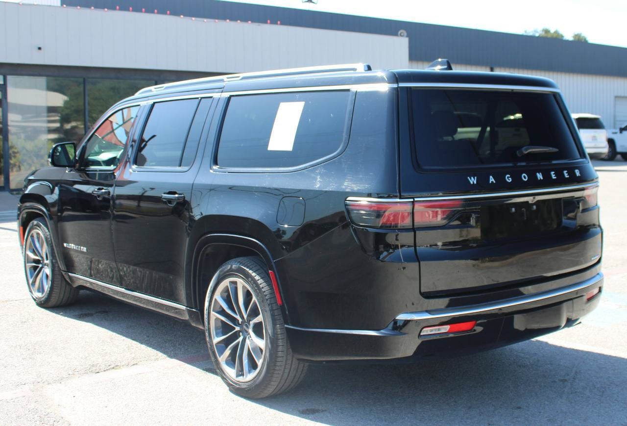 Used 2024 Jeep Wagoneer L Series III w/ Premium Group I AWD/4WD image 4