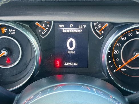 Used 2020 Jeep Gladiator Sport w/ Quick Order Package 24S AWD/4WD image 35