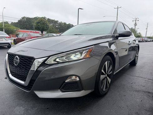 Used 2022 Nissan Altima 2.5 SV FWD image 4