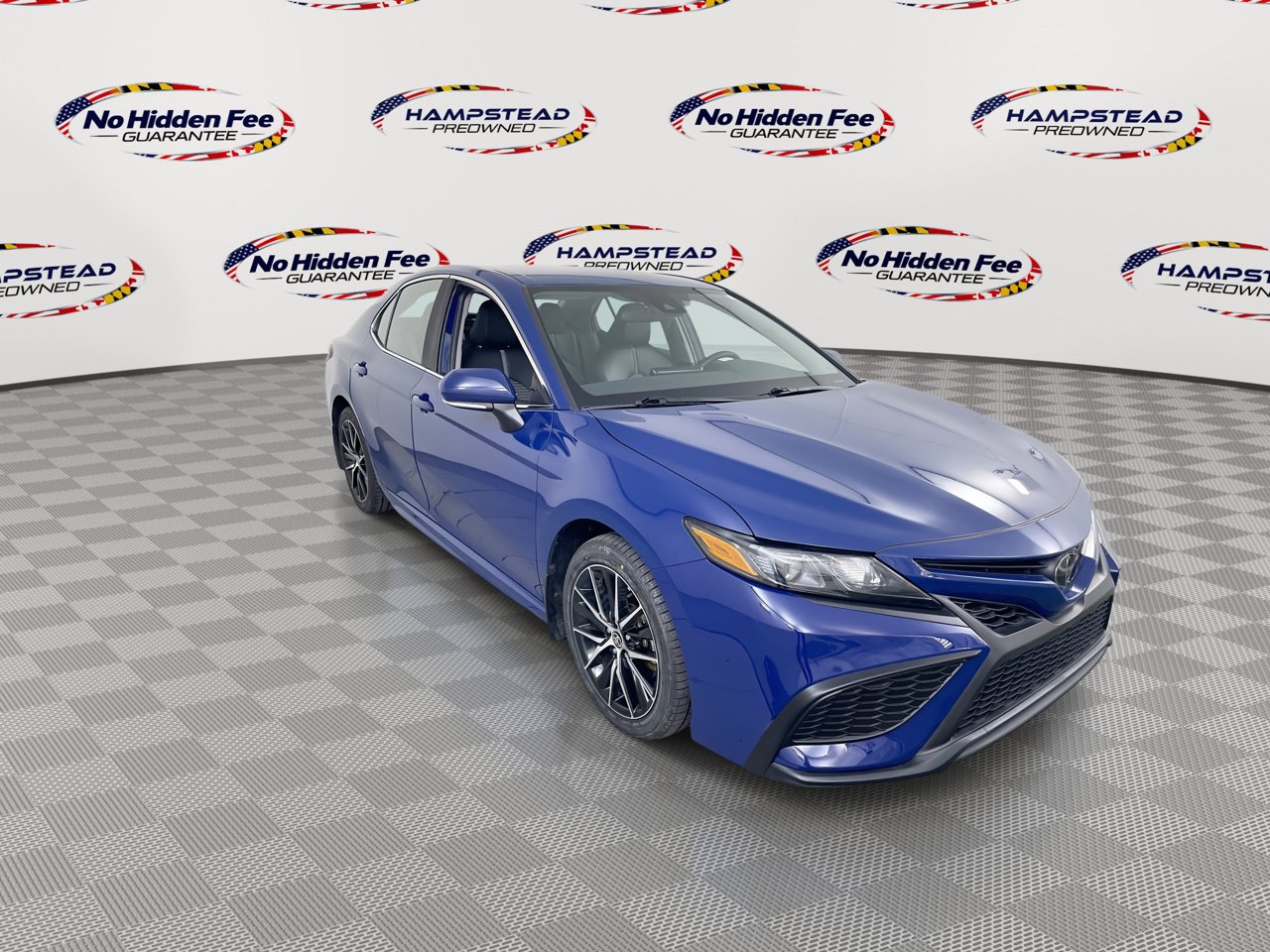 Used 2023 Toyota Camry SE FWD image 3